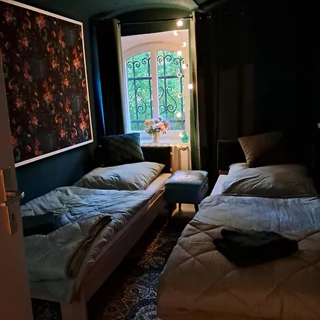Bertha-marie Smaragd Oase Hostel *