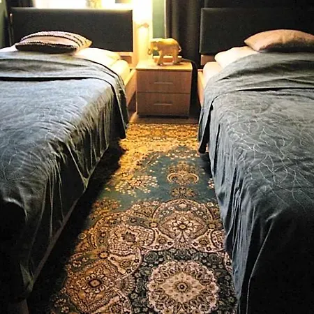 Bertha-marie Smaragd Oase Hostel