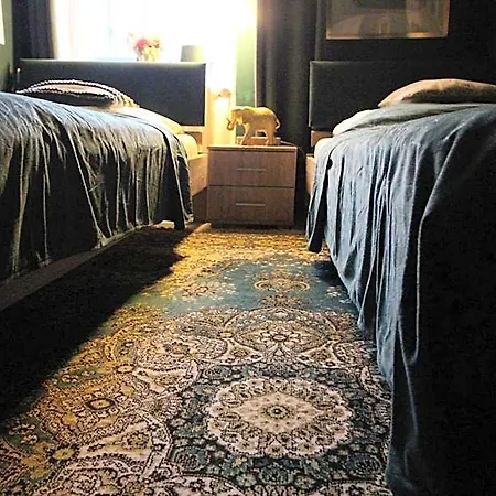 Bertha-marie Smaragd Oase Hostel